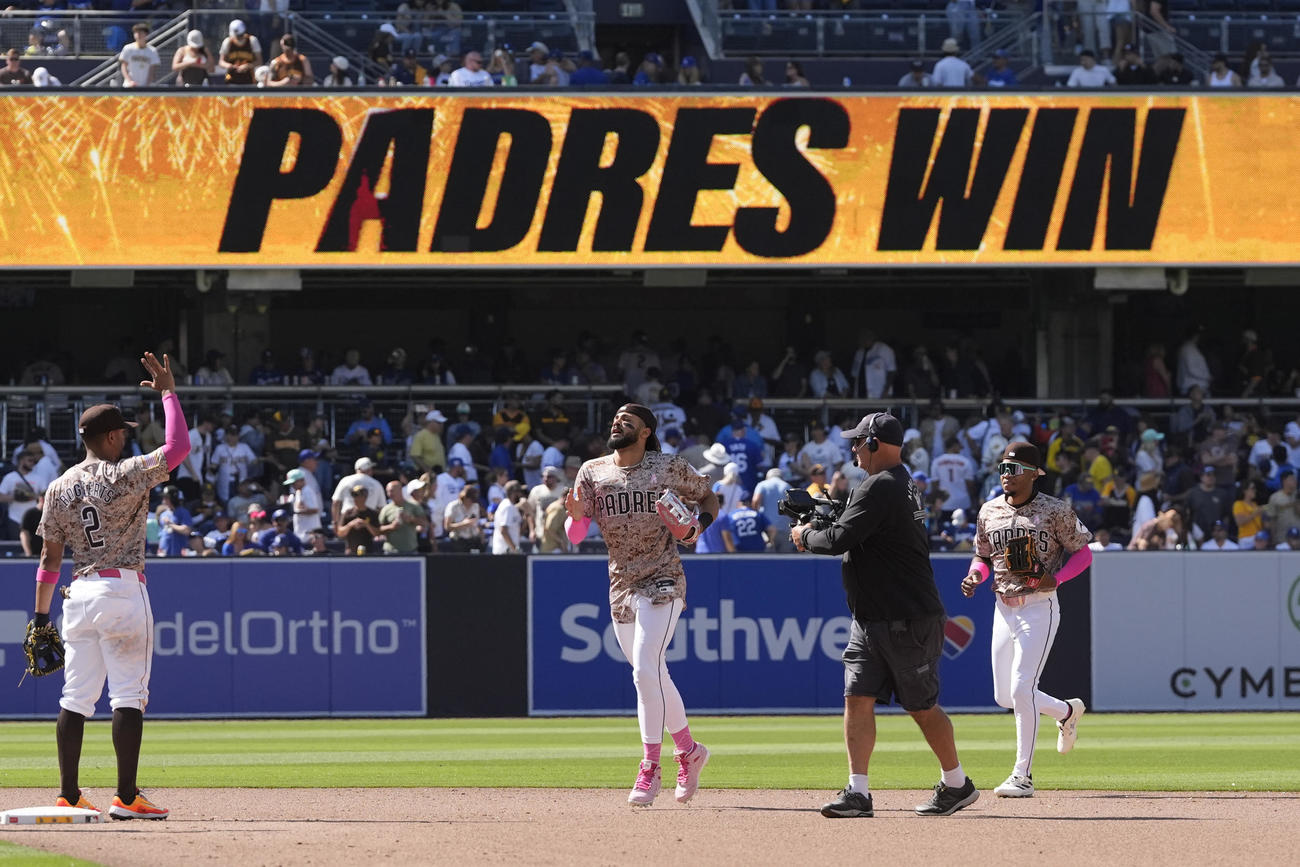 ドジャースに勝利したパドレス（AP）