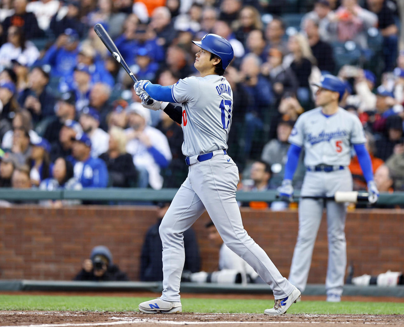 ジャイアンツ対ドジャース　4回表ドジャース無死、大谷は右越えに先制本塁打を放つ（撮影・藤尾明華）