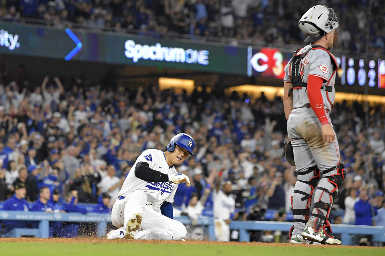 ドジャース対レッズ　7回裏ドジャース、勝ち越しの生還を果たす大谷翔平（AP）