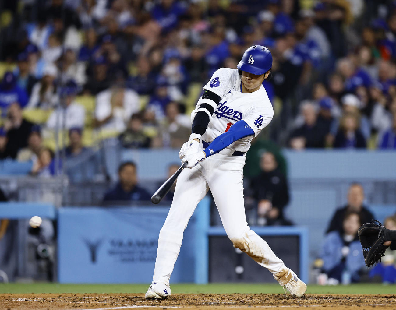 ドジャース対ダイヤモンドバックス　6回裏ドジャース1死三塁、大谷翔平は右前に適時打を放つ（撮影・藤尾明華）