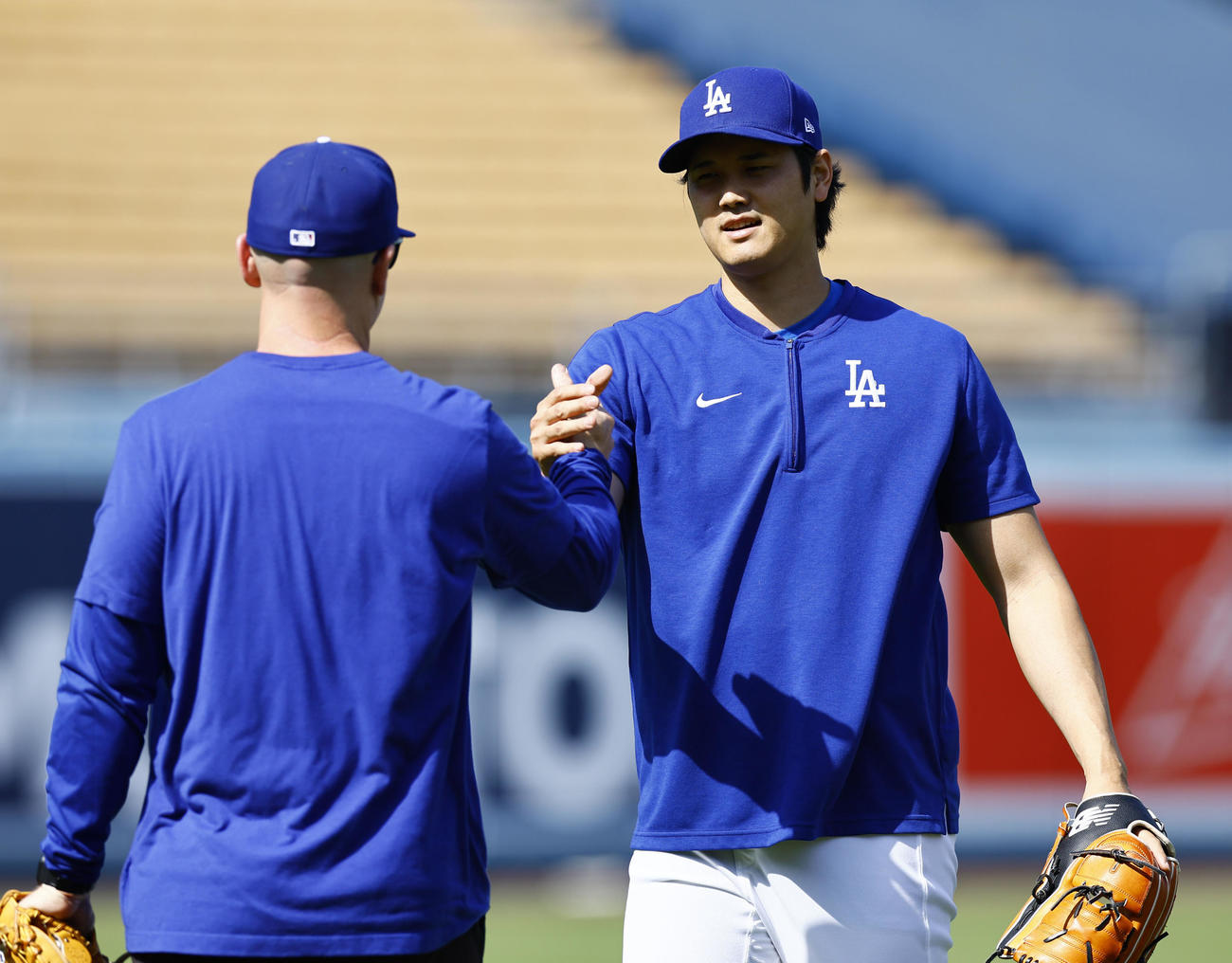 ドジャース対ダイヤモンドバックス　キャッチボールを終えたドジャース大谷（撮影・藤尾明華）