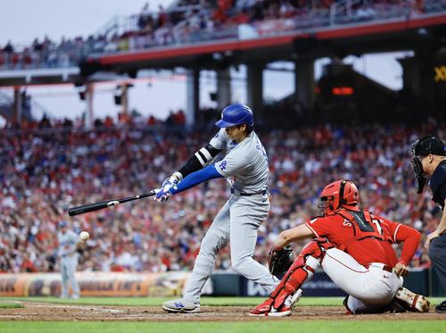 レッズ対ドジャース　6回表ドジャース1死、大谷翔平は右越えに三塁打を放つ（撮影・藤尾明華）