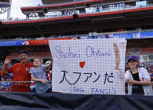 レッズ対ドジャース　ドジャース大谷翔平を応援するファン（撮影・藤尾明華）