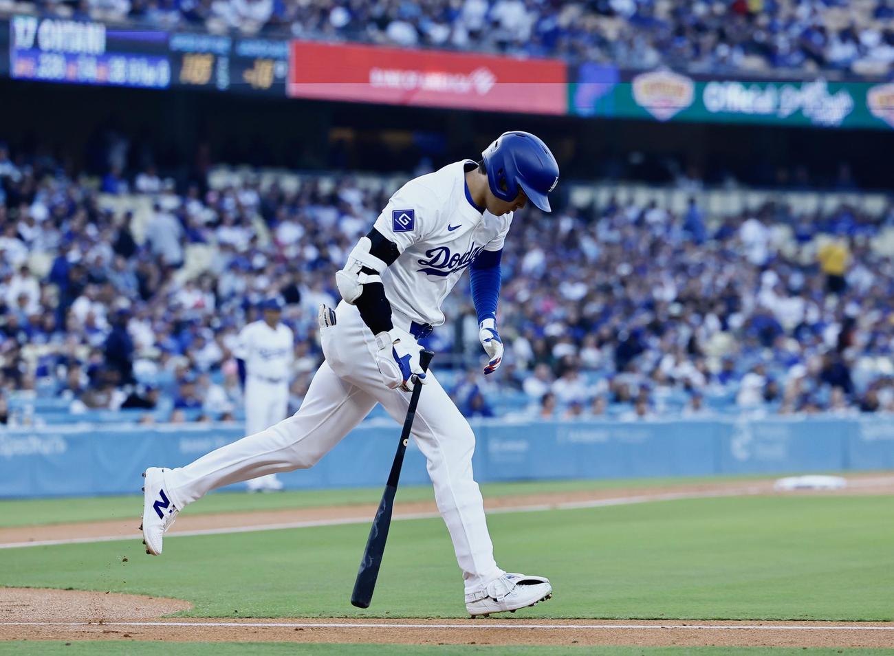 ドジャース対ロッキーズ　1回裏ドジャース1死、大谷はニゴロに倒れる（撮影・藤尾明華）