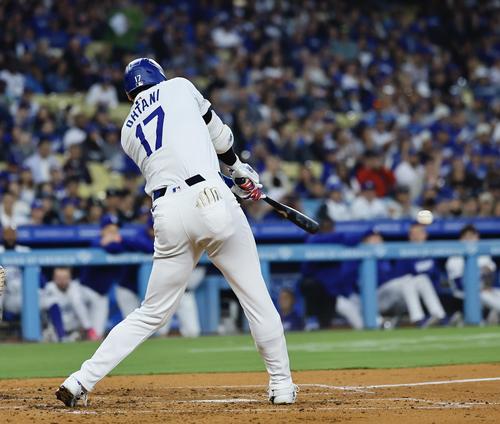 ドジャース対ロッキーズ　4回裏ドジャース無死、大谷はニ直に倒れる（撮影・藤尾明華）