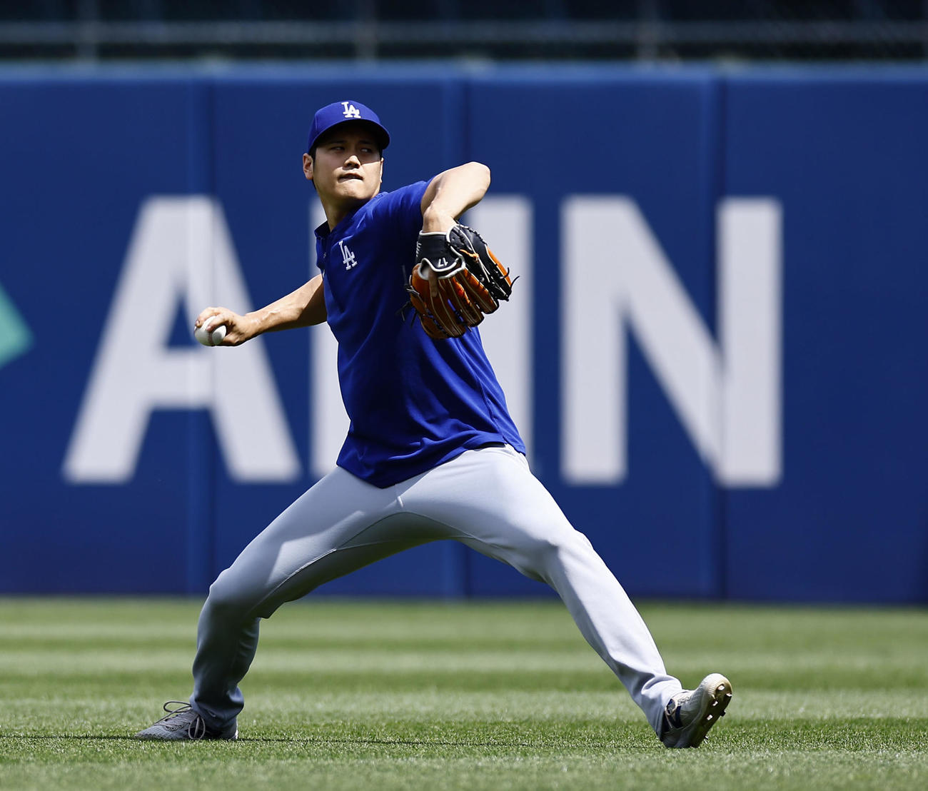 パイレーツ対ドジャース　キャッチボールをするドジャース大谷（撮影・藤尾明華）