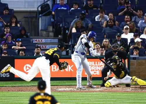 パイレーツ対ドジャース　7回表ドジャース1死、大谷は空振り三振に倒れる。投手アロルディス・チャプマン（撮影・藤尾明華）