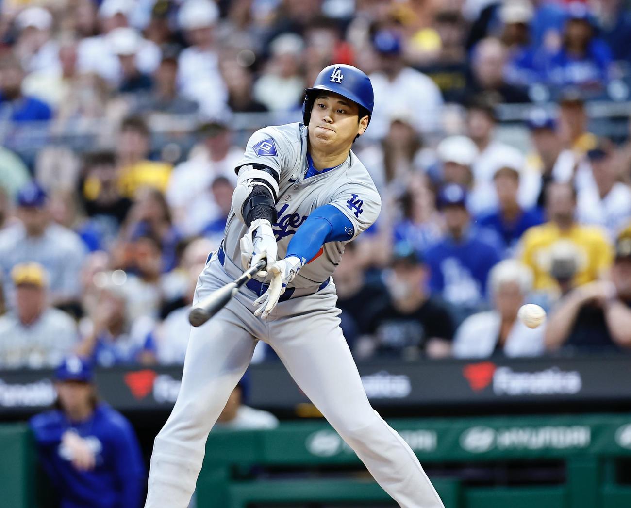 パイレーツ対ドジャース　4回表ドジャース1死一、三塁、空振り三振に倒れる大谷（撮影・藤尾明華）