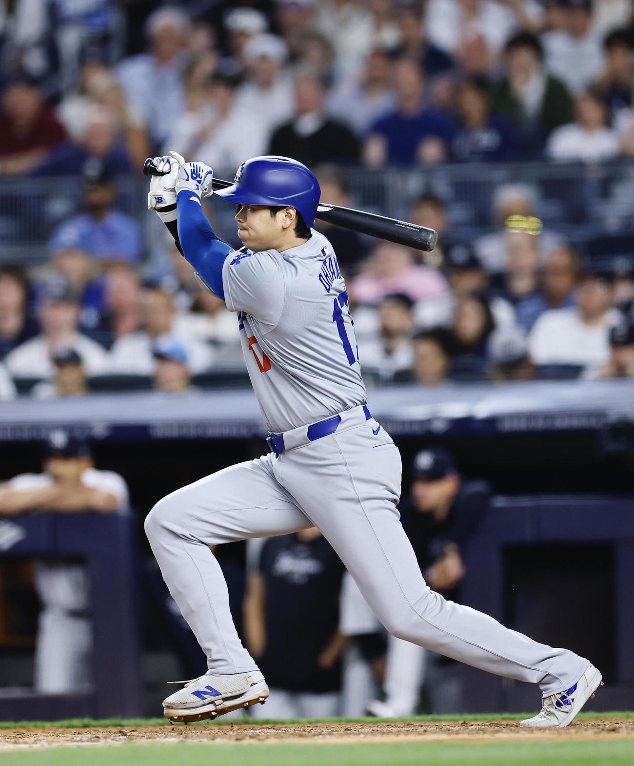 ヤンキース対ドジャース　10回表ドジャース2死一、二塁、一ゴロに倒れる大谷翔平（撮影・藤尾明華）