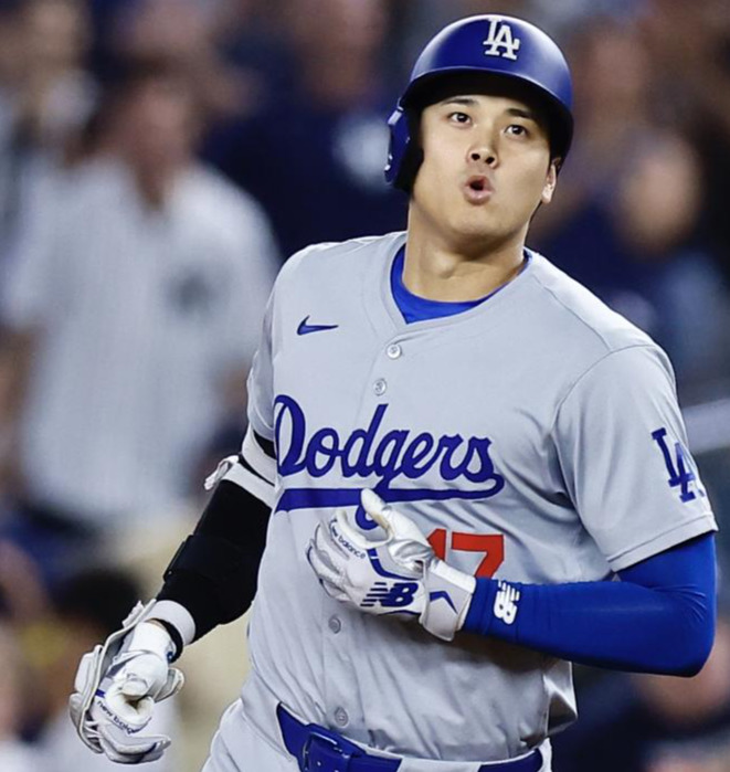 ヤンキース対ドジャース　10回表ドジャース2死一、二塁、一ゴロに倒れた大谷翔平（撮影・藤尾明華）