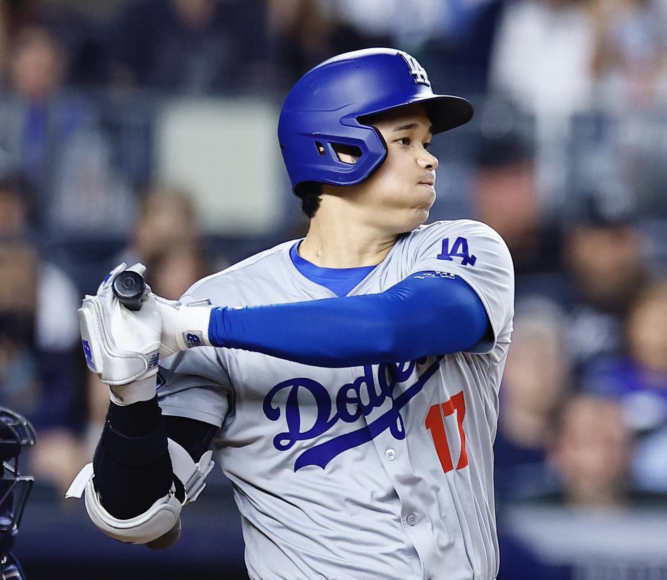 ヤンキース対ドジャース　18回表ドジャース無死一塁、大谷翔平はニゴロ失策で出塁する（撮影・藤尾明華）