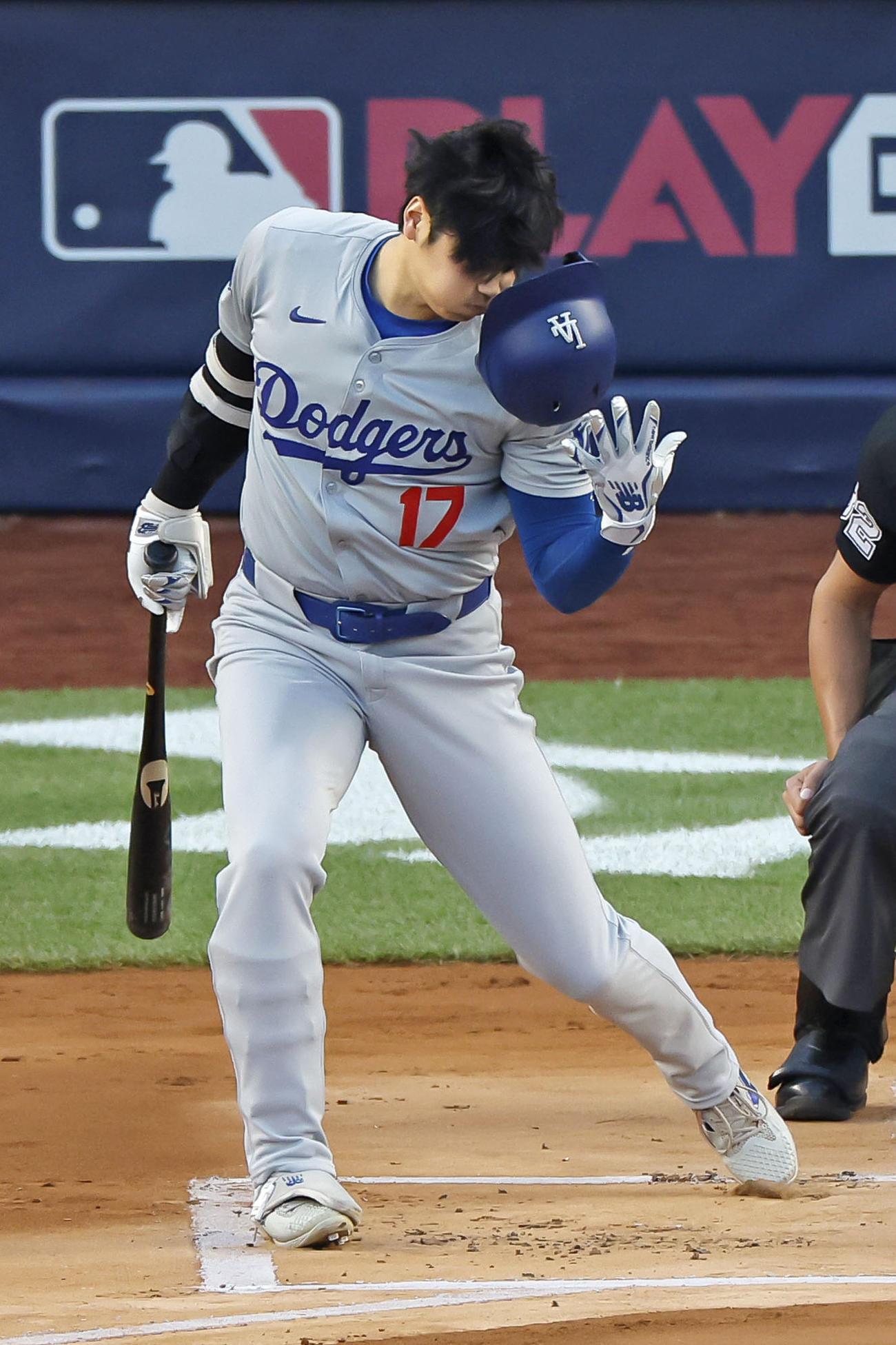 ヤンキース戦の1回、空振り三振に倒れたドジャース大谷＝ニューヨーク（共同）