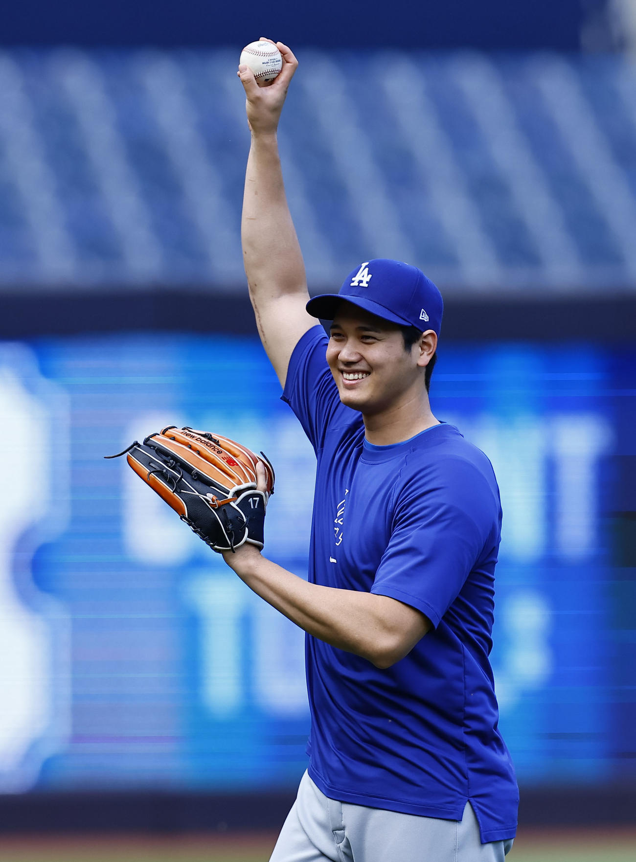 ヤンキース対ドジャース　キャッチボールをするドジャース大谷（撮影・藤尾明華）