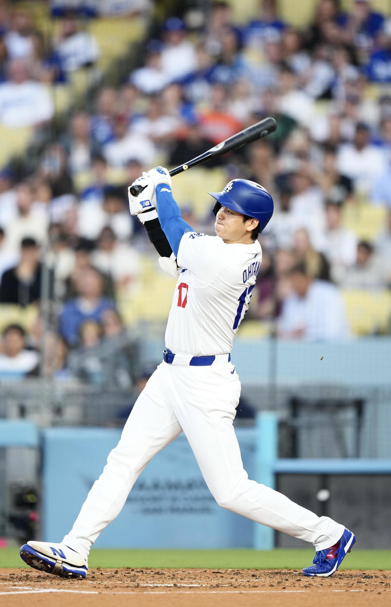 ドジャース対レンジャーズ　3回裏ドジャース1死、右飛に倒れる大谷（撮影・横山健太）