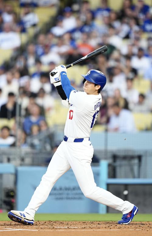 ドジャース対レンジャーズ 3回裏ドジャース1死、右飛に倒れる大谷(撮影・横山健太)
