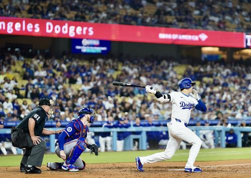 ドジャース対レンジャーズ 8回裏ドジャース1死、三振に倒れる大谷(撮影・横山健太)