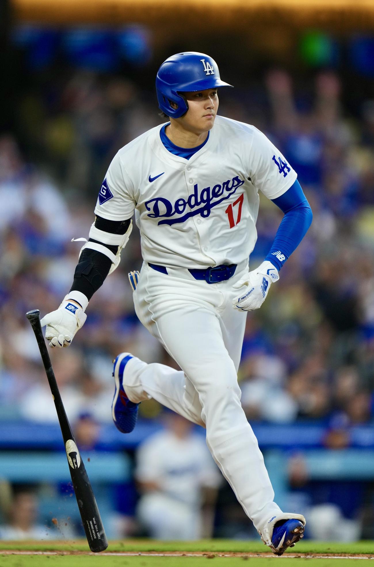 ドジャース対ロイヤルズ　4回裏ドジャース1死、右前打を放つ大谷（撮影・横山健太）