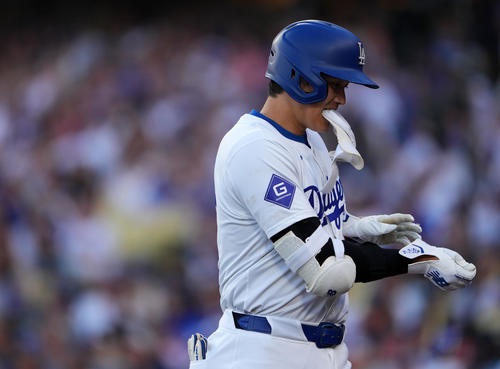 ドジャース対ロイヤルズ 5回裏ドジャース1死、一ゴロに倒れる大谷(撮影・横山健太)