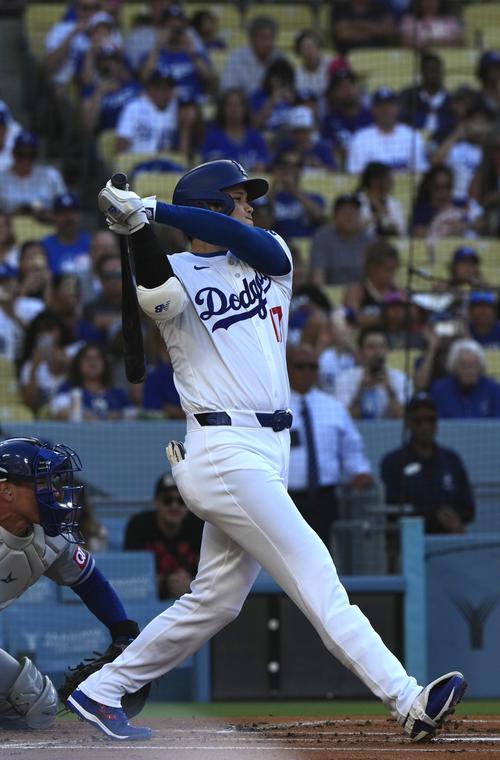 ドジャース対ロイヤルズ 1回裏ドジャース無死一塁、二ゴロ併殺打に倒れる大谷(撮影・横山健太)