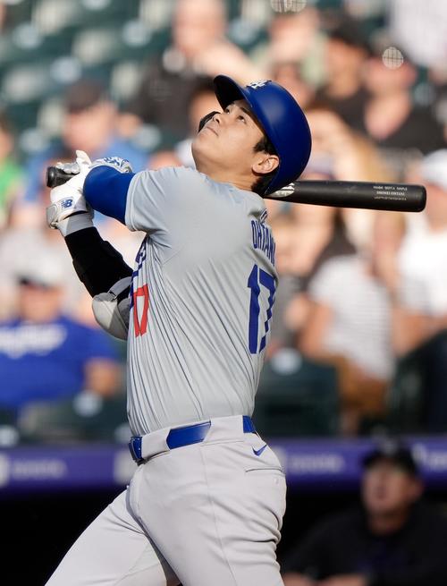 ロッキーズ対ドジャース　1回表ドジャース無死、三邪飛に倒れる大谷（撮影・横山健太）