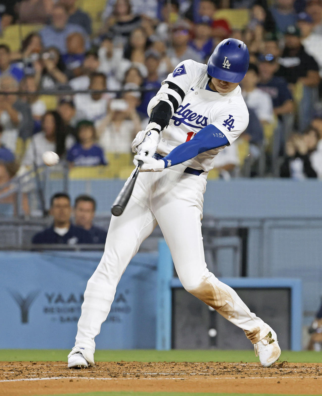 エンゼルス戦の5回、先制の22号2ランを放つドジャース大谷（共同）