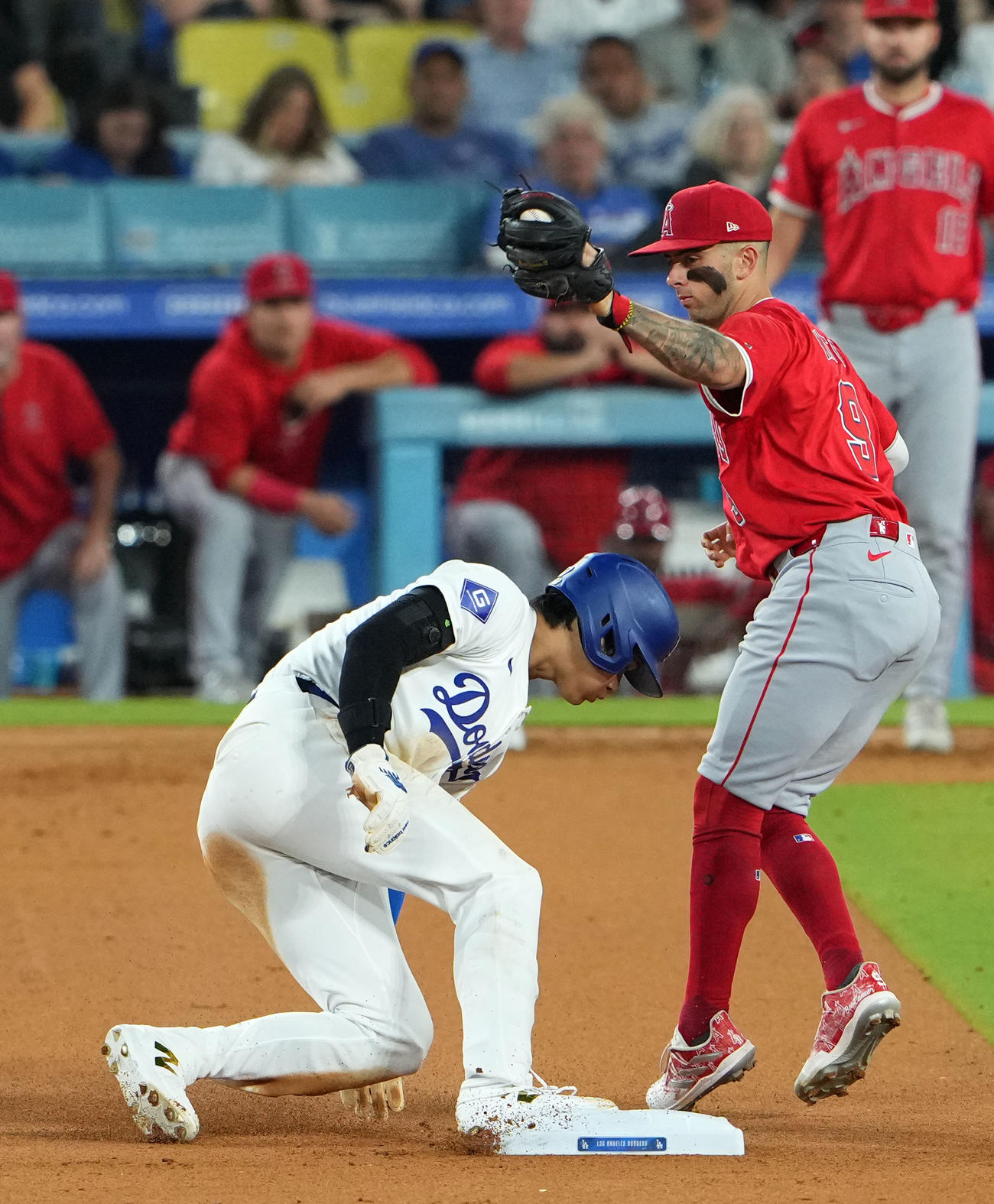 ドジャース対エンゼルス　8回裏ドジャース2死一塁、大谷は盗塁を試みるがアウトとなる（撮影・横山健太）