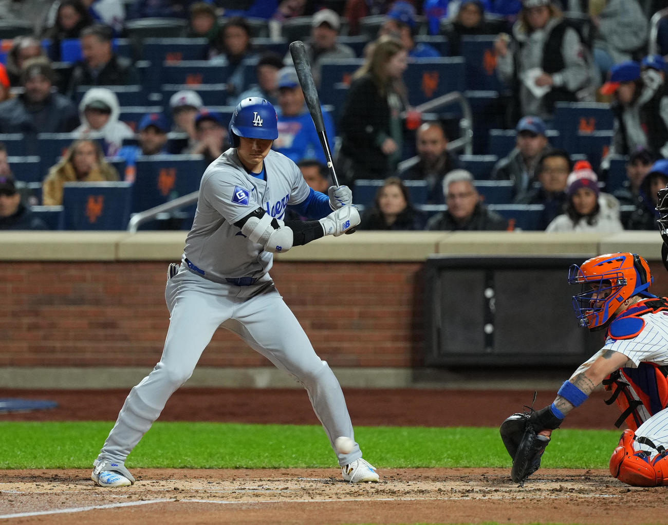 メッツ対ドジャース　3回表ドジャース1死、四球を選ぶ大谷（撮影・菅敏）