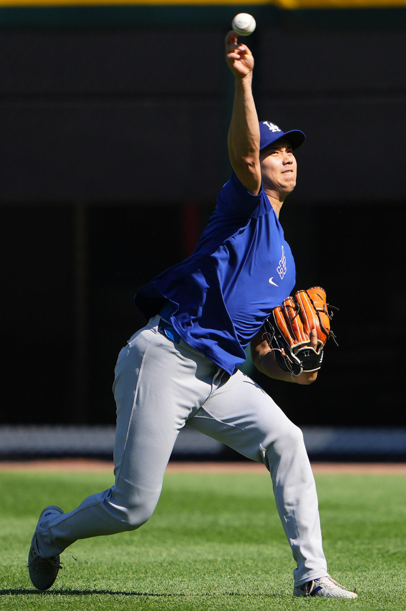 ホワイトソックス対ドジャース　キャッチボールするドジャース大谷（撮影・横山健太）