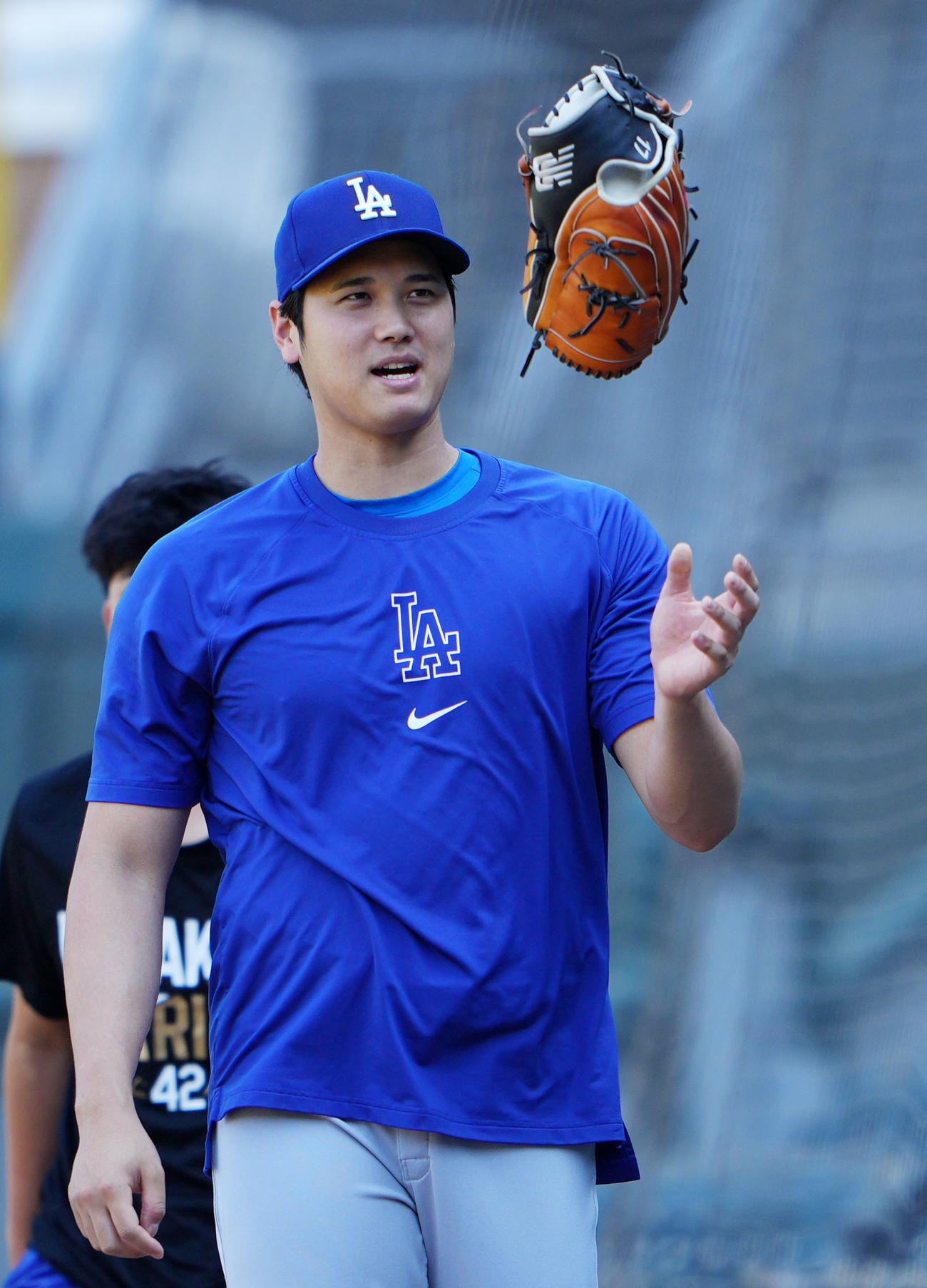 ホワイトソックス対ドジャース　キャッチボールを終え引き揚げるドジャース大谷（撮影・横山健太）