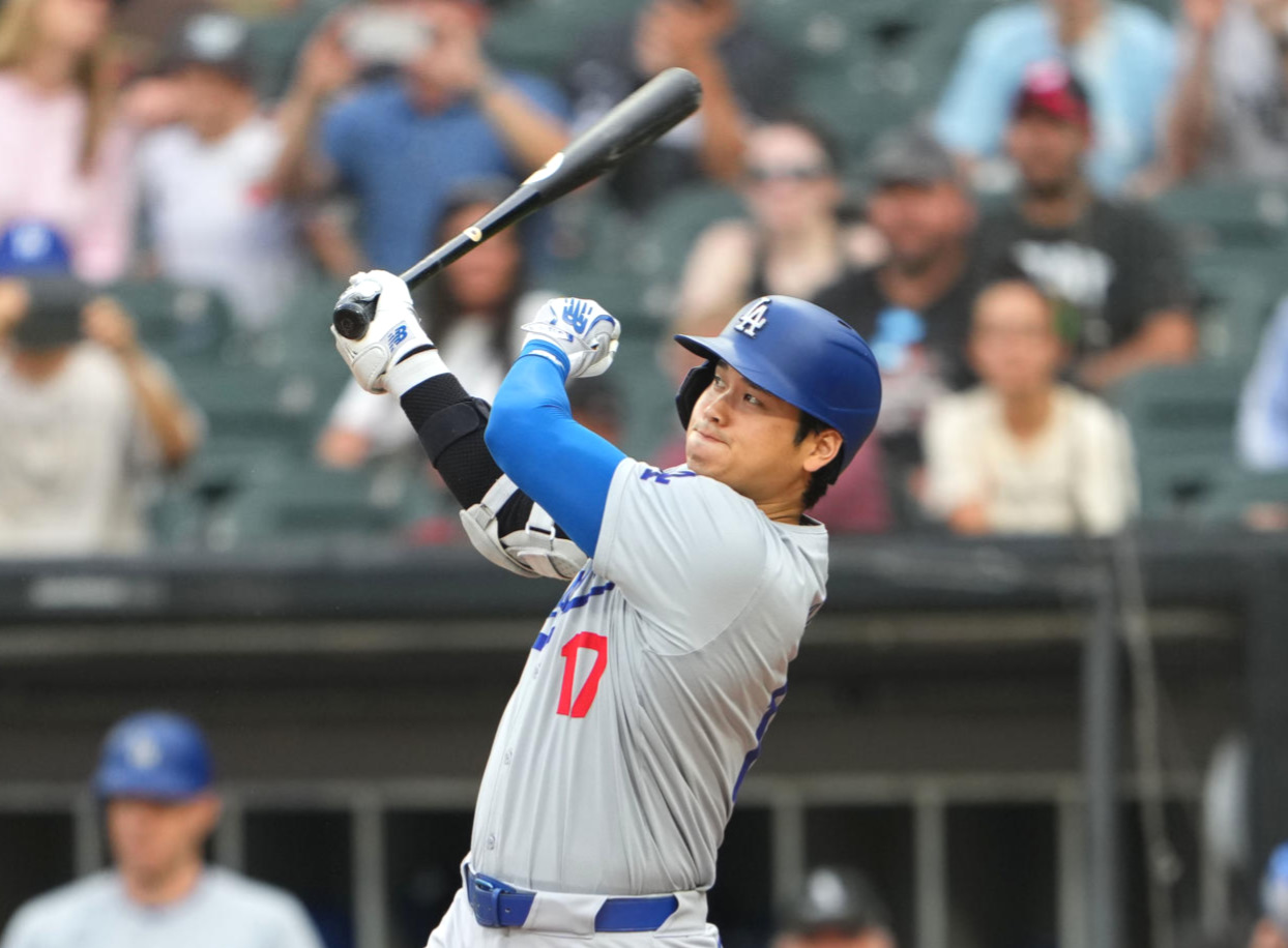 25日ホワイトソックス戦の1回24号ソロを放つドジャース大谷翔平