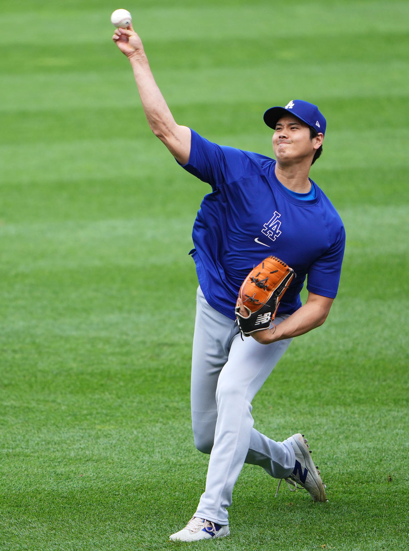 ホワイトソックス対ドジャース　キャッチボールをするするドジャース大谷（撮影・横山健太）