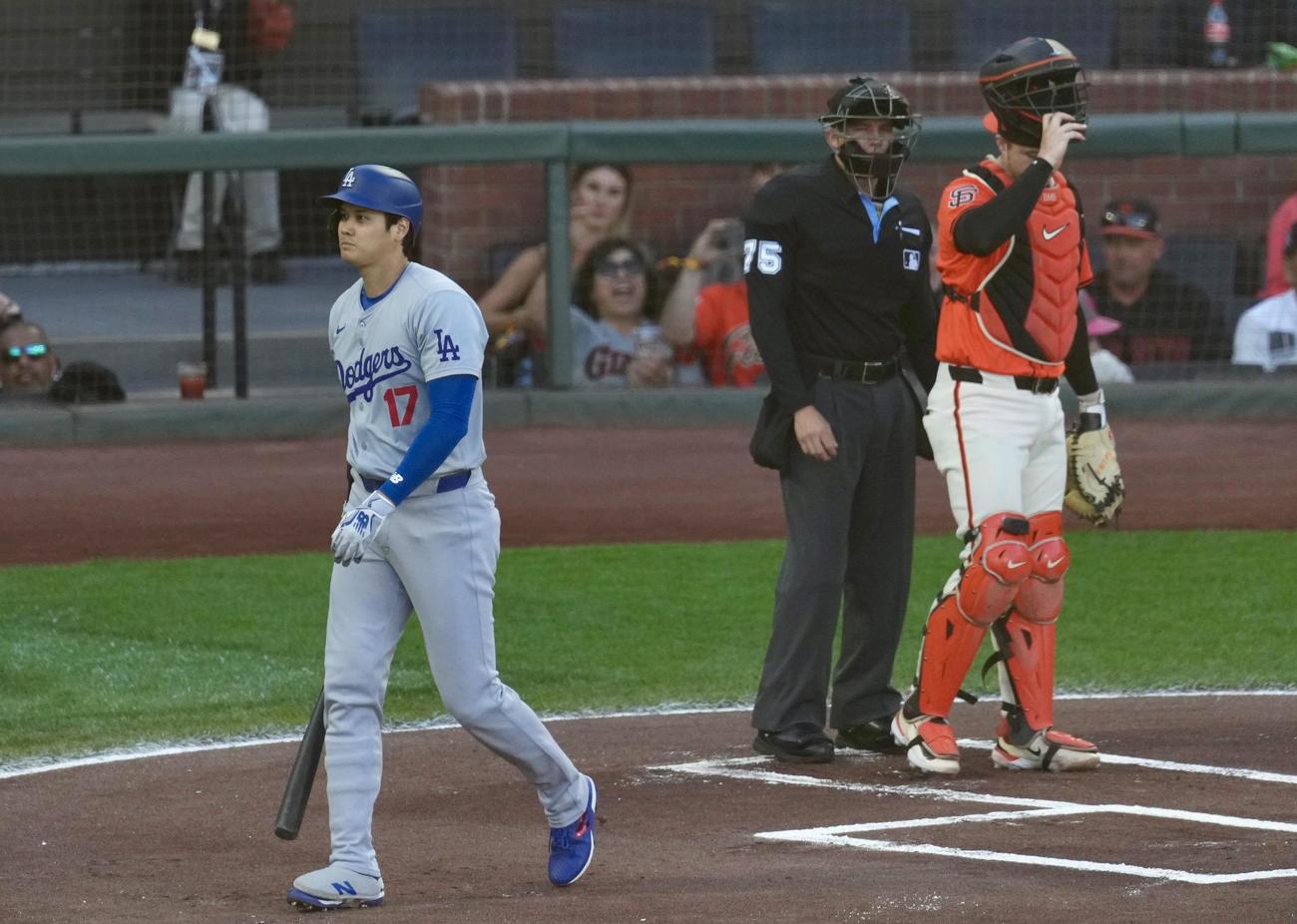 ジャイアンツ対ドジャース　1回表ドジャース無死、見逃し三振に倒れる大谷（撮影・横山健太）