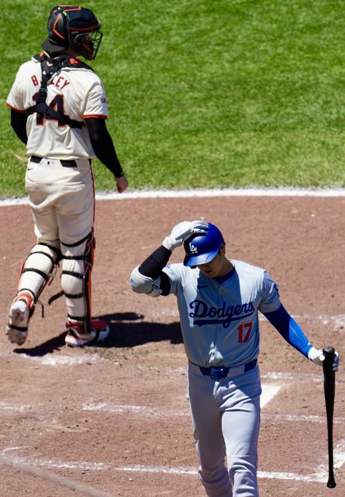 ジャイアンツ対ドジャース　5回表ドジャース2死二塁、三振に倒れる大谷（撮影・横山健太）