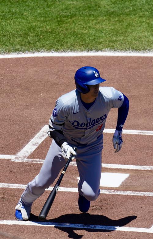 ジャイアンツ対ドジャース　1回表ドジャース無死、一ゴロに倒れる大谷（撮影・横山健太）