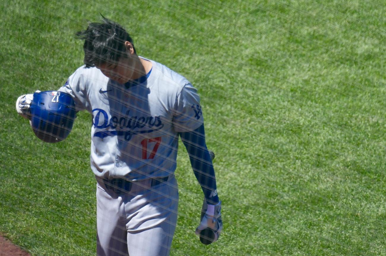 ジャイアンツ対ドジャース　5回表ドジャース2死二塁、三振に倒れる大谷（撮影・横山健太）