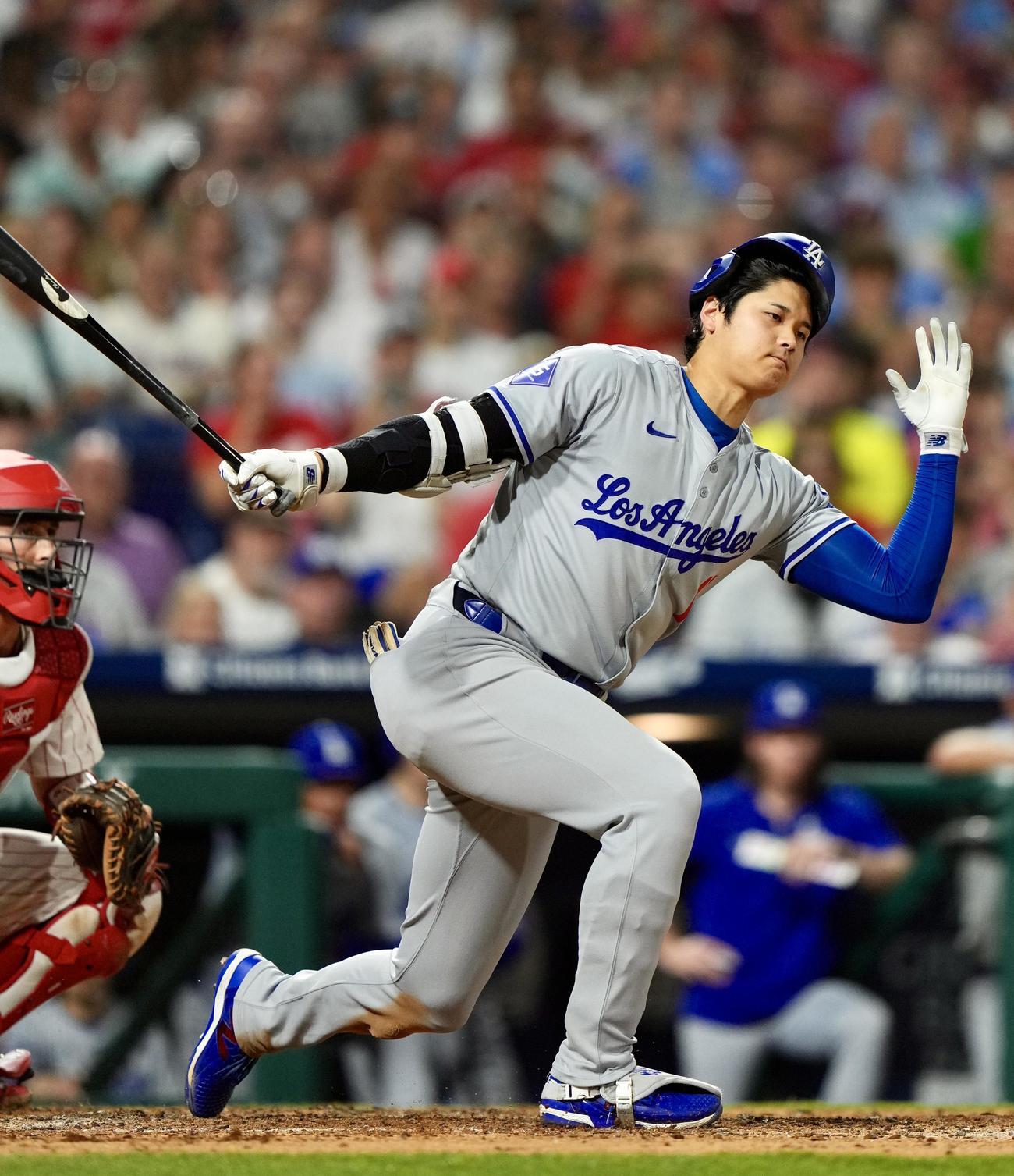 フィリーズ対ドジャース　7回表ドジャース1死一、三塁、三振に倒れる大谷（撮影・横山健太）