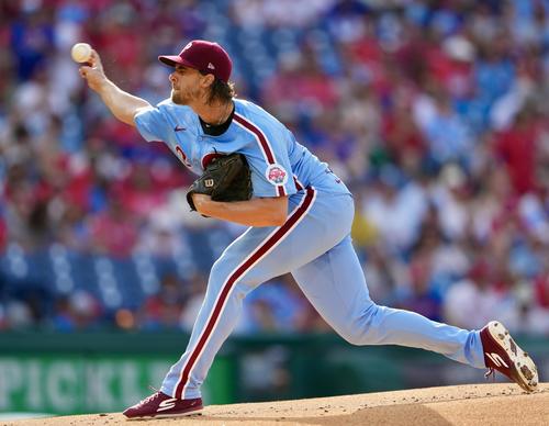 フィリーズ対ドジャース　力投するフィリーズ先発のノラ＝2024年7月11日（撮影・横山健太）