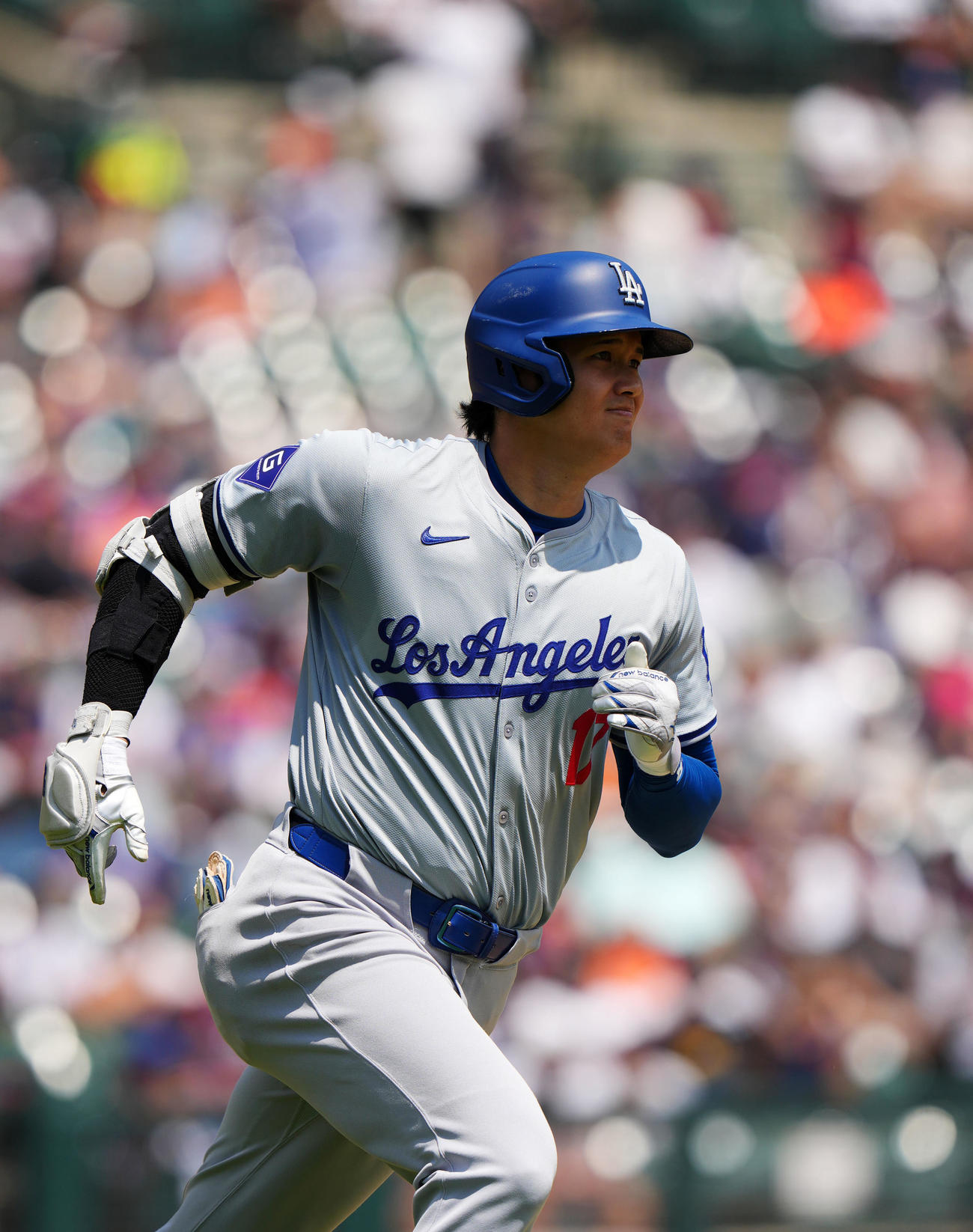 タイガース対ドジャース　5回表ドジャース無死、米国通算200号となる右越え本塁打を放つ大谷（撮影・横山健太）