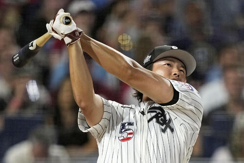 本塁打競争に出場したホワイトソックス・村上=フィラデルフィア(AP=共同)