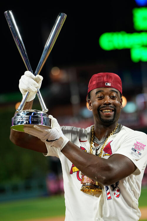 ホームランダービーで優勝したウォーカー(AP)