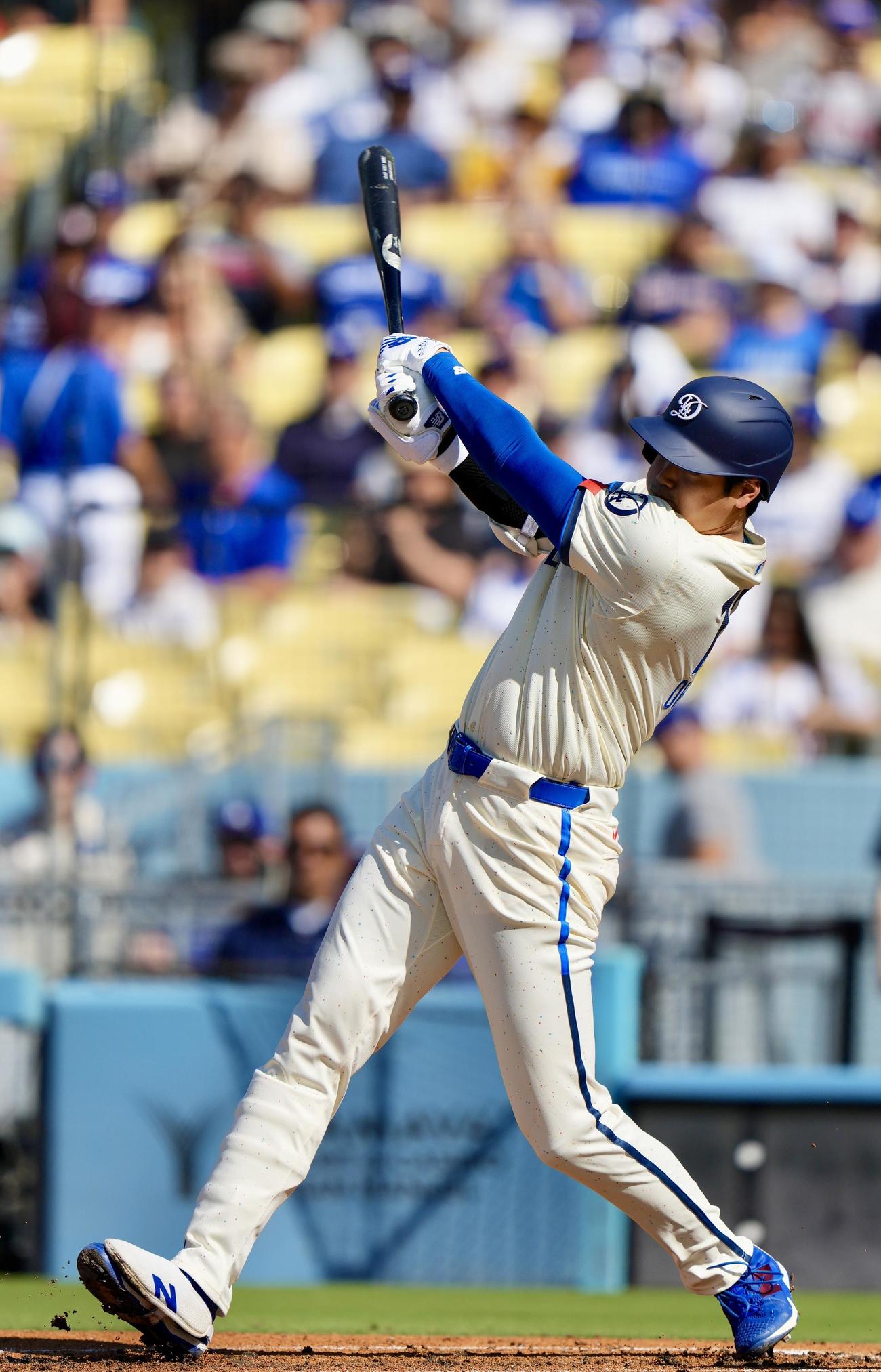 ドジャース対レッドソックス　1回裏ドジャース無死、一ゴロに倒れる大谷（撮影・横山健太）