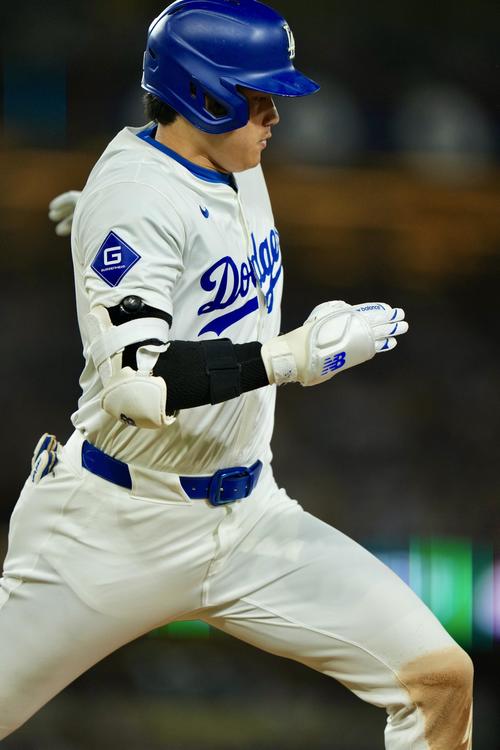 ドジャース対ジャイアンツ　6回裏ドジャース無死、一ゴロに倒れる大谷（撮影・横山健太）