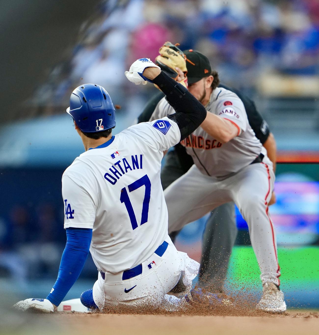 ドジャース対ジャイアンツ　1回裏ドジャース無死一塁、大谷は二盗を狙うがタッチアウトとなる（撮影・横山健太）