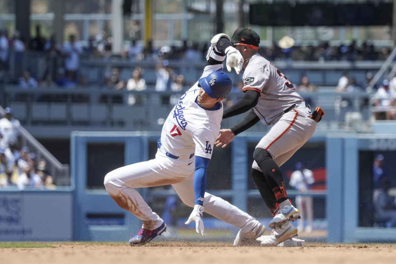 4回に二塁打を打った大谷翔平（AP）