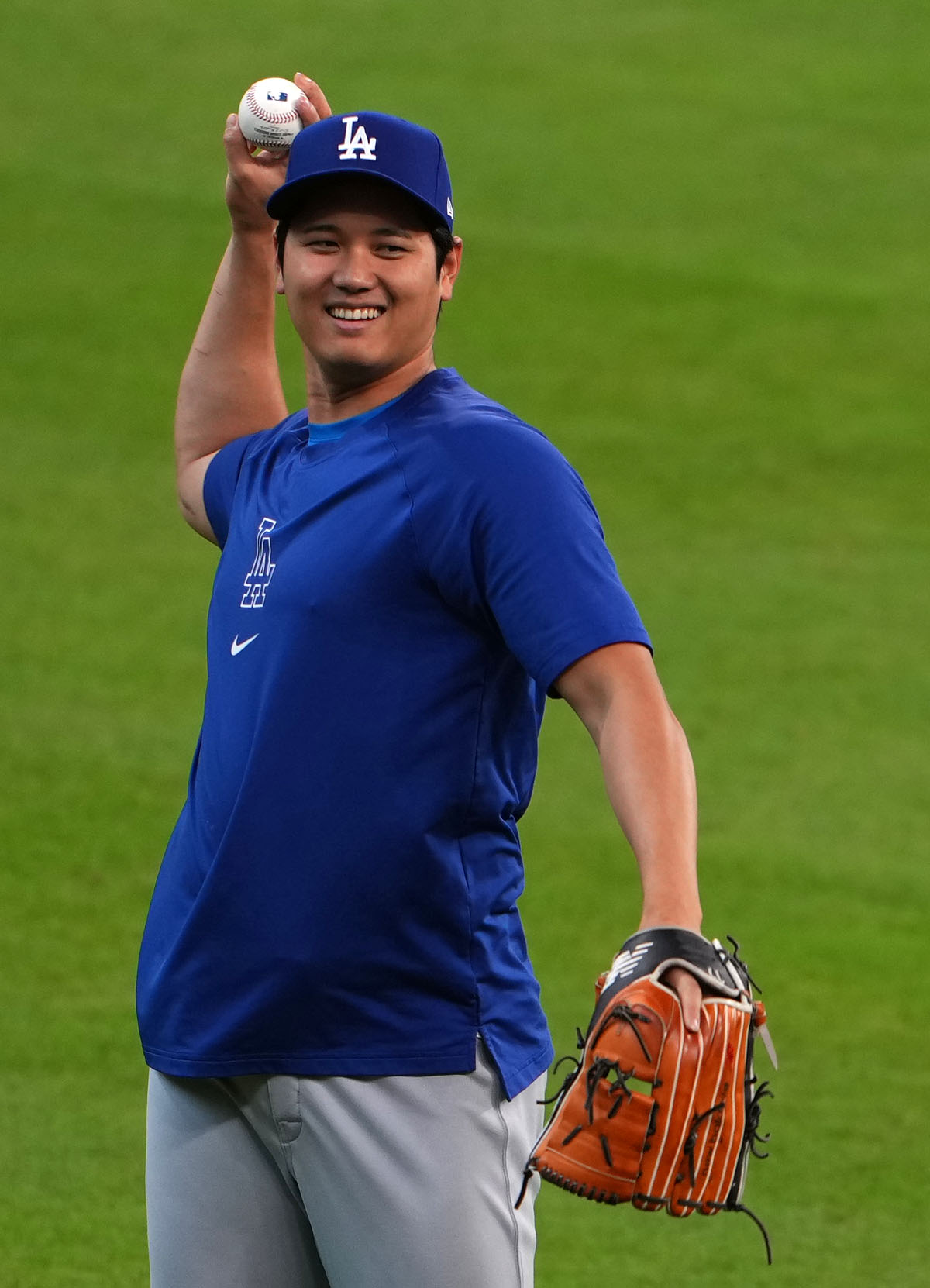 アストロズ対ドジャース　キャッチボールをするドジャース大谷（撮影・横山健太）