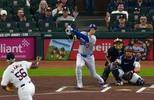 アストロズ対ドジャース 1回表ドジャース無死、左飛に倒れる大谷(撮影・横山健太)