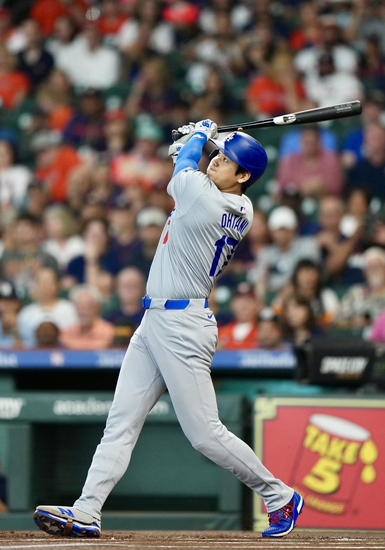 アストロズ対ドジャース　1回表ドジャース無死、中飛に倒れる大谷（撮影・横山健太）