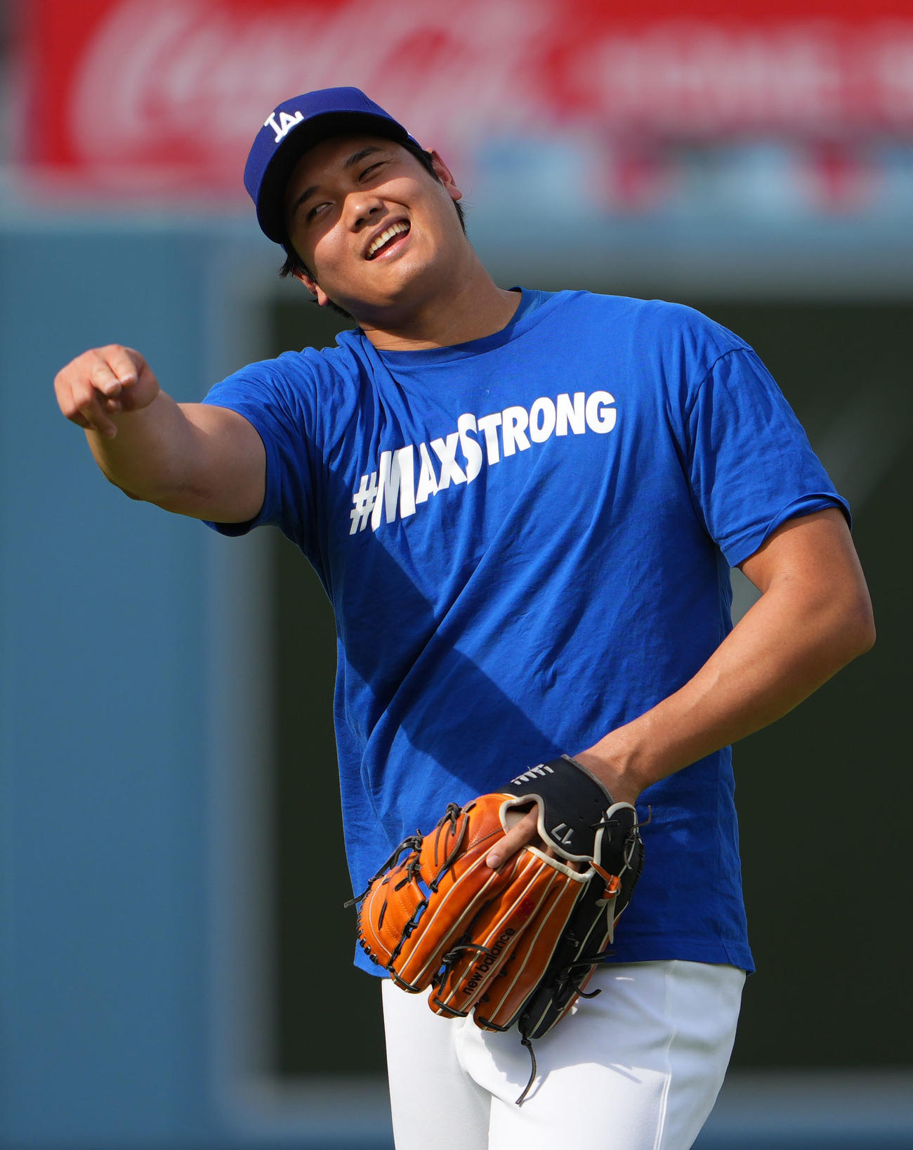 ドジャース対フィリーズ　キャッチボールをするドジャース大谷（撮影・横山健太）