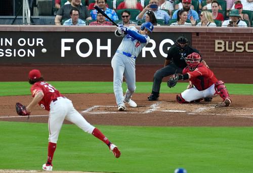 カージナルス対ドジャース 2回表ドジャース2死二塁、二直に倒れる大谷。投手マイコラス(撮影・横山健太)