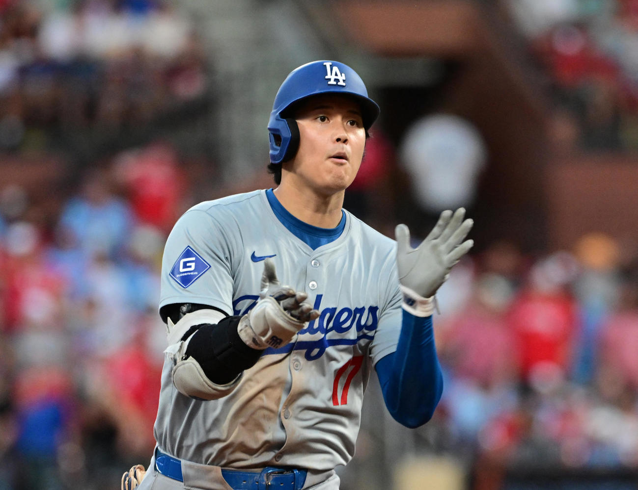 カージナルス戦の5回に本塁打を放った後、歓喜するドジャース大谷翔平（USA TODAY Sports＝ロイター）